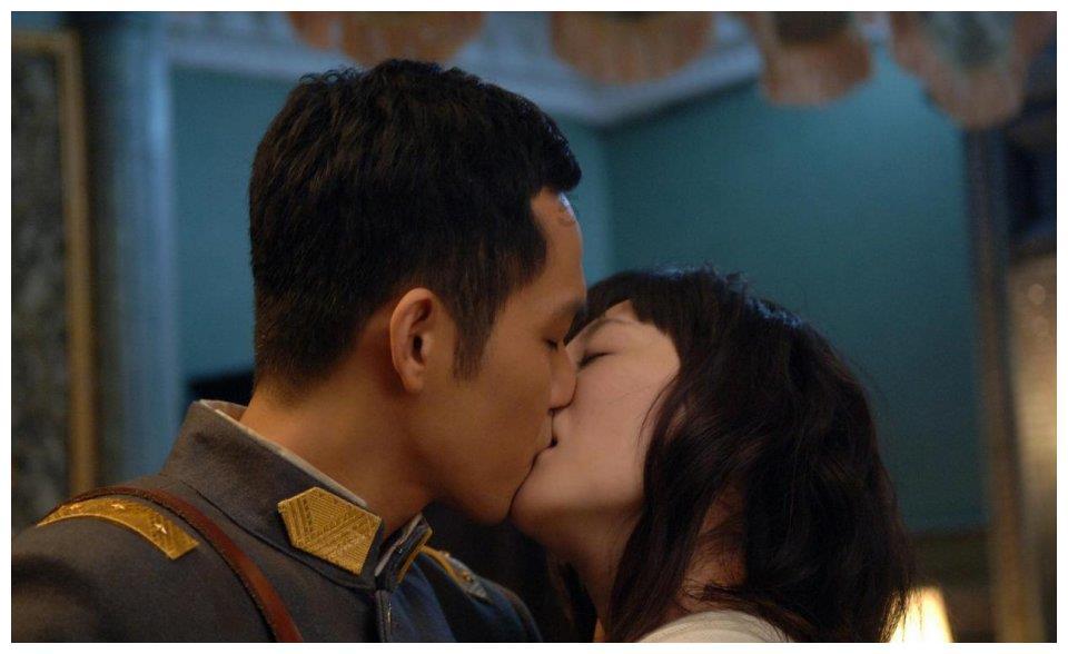 澄清结婚传言!TVB知名离巢花旦自曝与男友相处最重要,颁奖礼再失视后